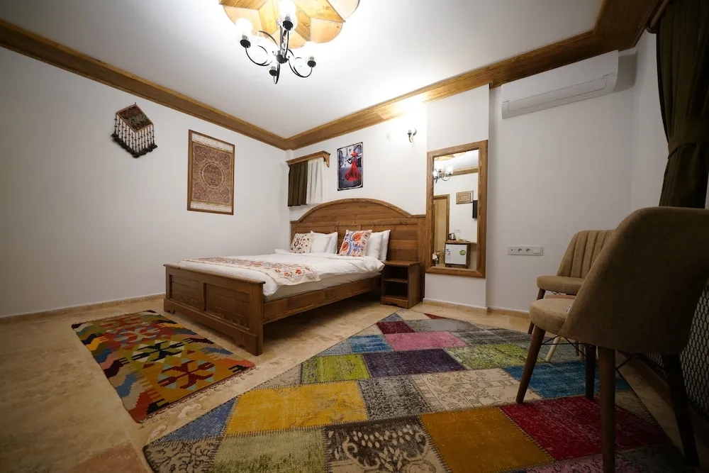 Comfort Tek Büyük Yataklı Oda, 1 Büyük (Queen) Boy Yatak ve Çekyat, Sigara İçilmez