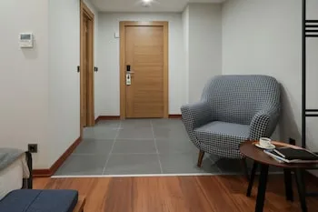 Expoist Hotel