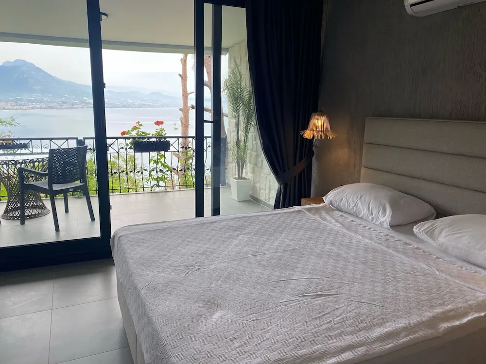 Romantic Oda, Küvet, Deniz Manzaralı