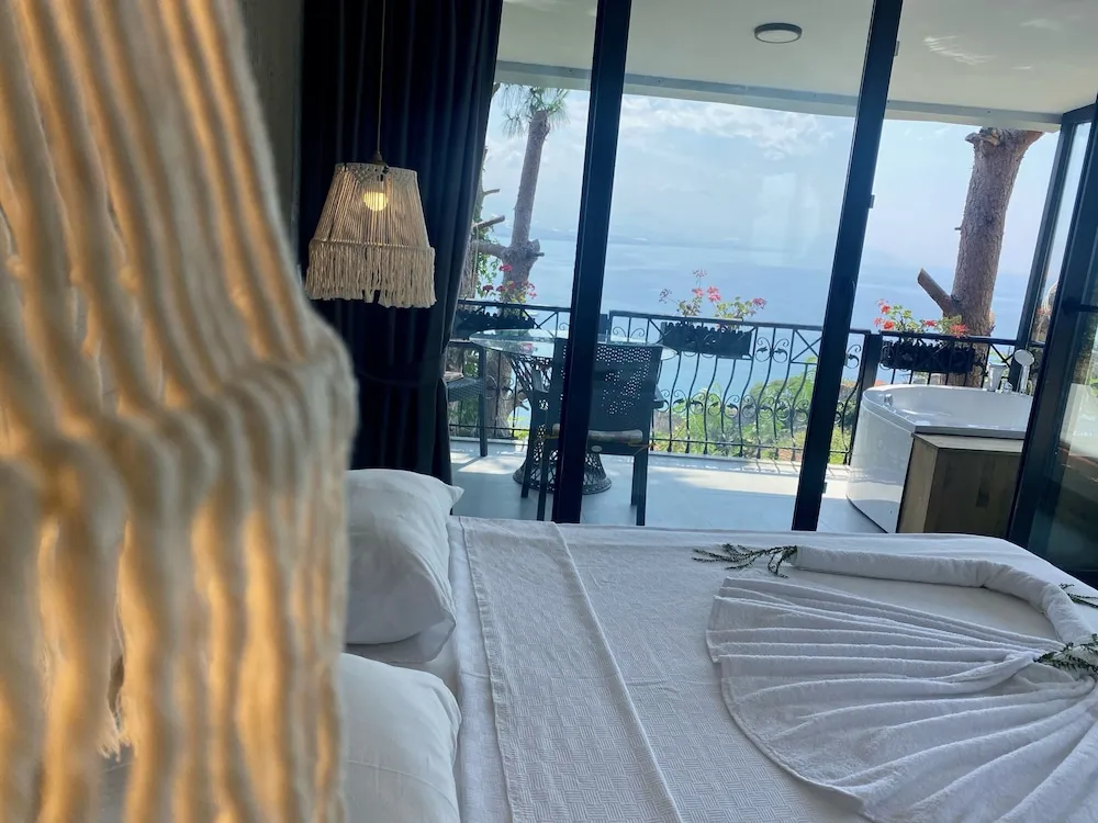 Romantic Oda, Küvet, Deniz Manzaralı