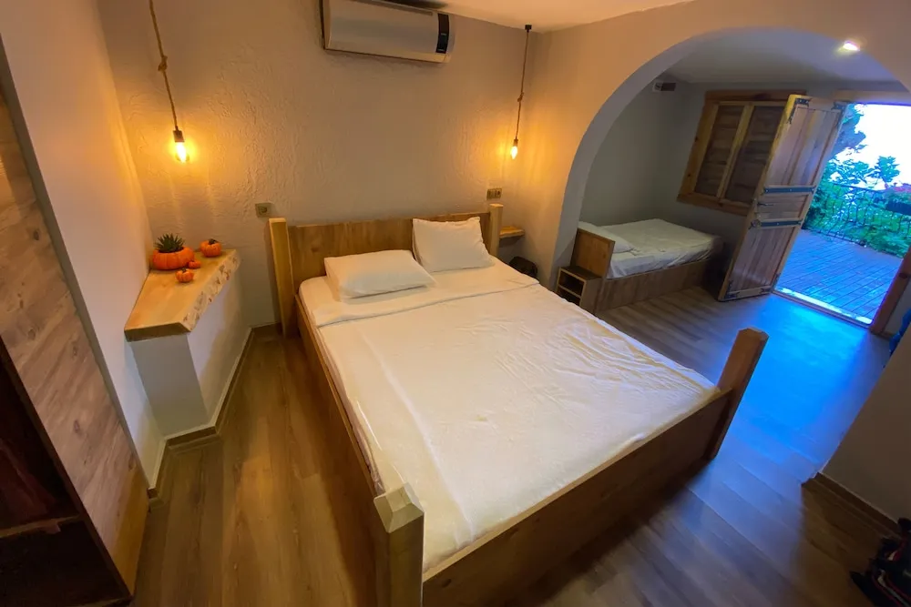 Standard Üç Kişilik Oda, Deniz Manzaralı