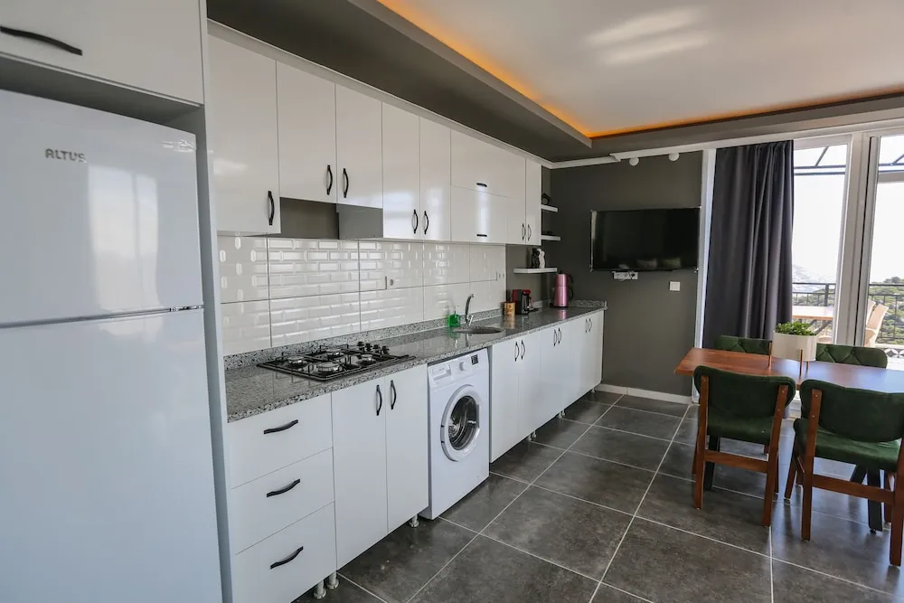 Deniz Manzarali Terasli 2+1 Aile Dairesi