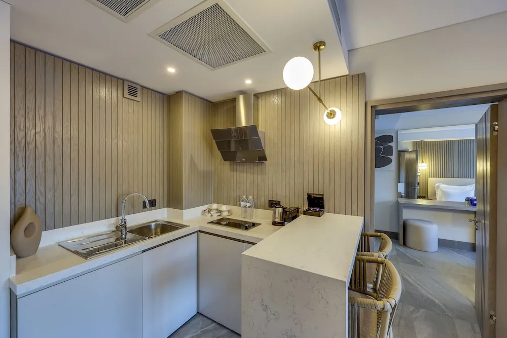 Suite Room with Kitchen