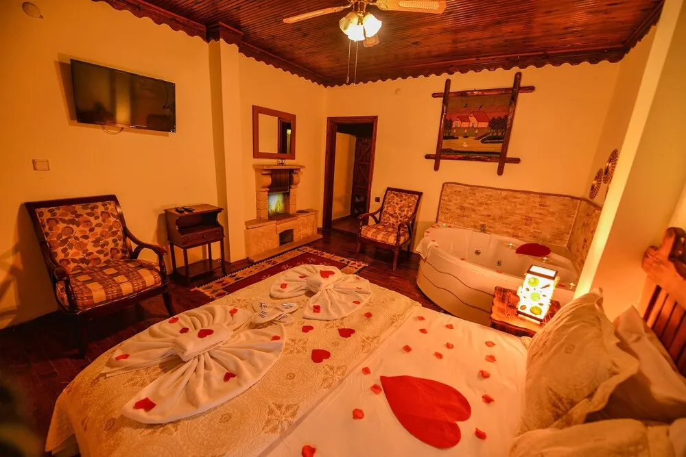 Deluxe Double Room with Spa Bath and Fireplace