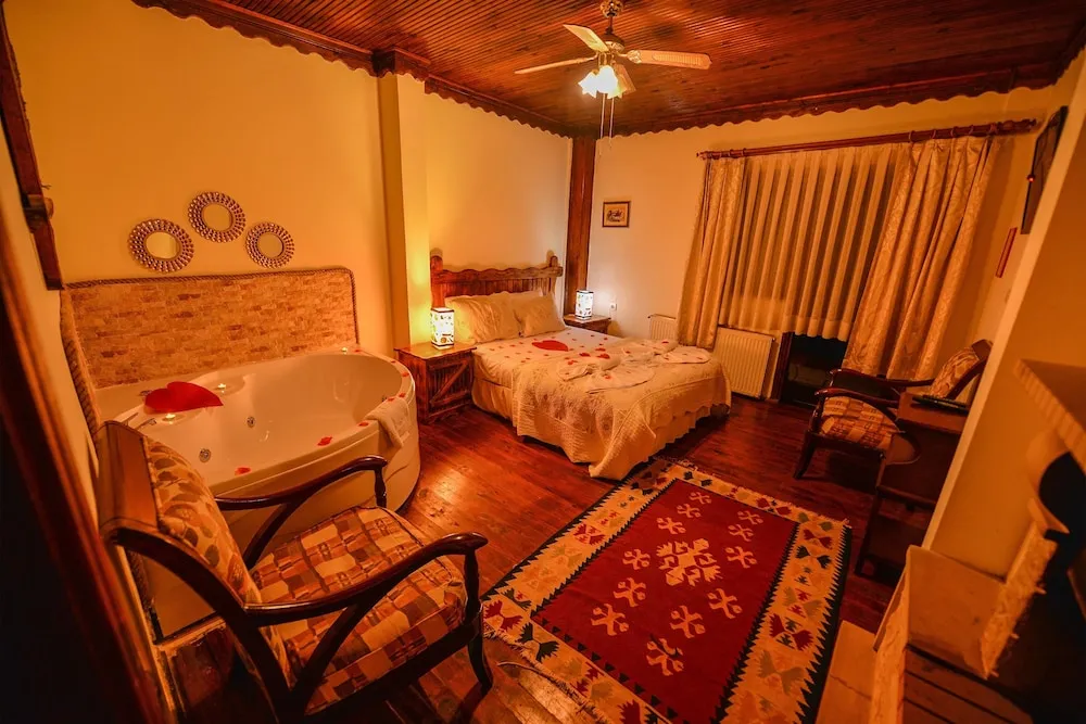 Deluxe Double Room with Spa Bath and Fireplace