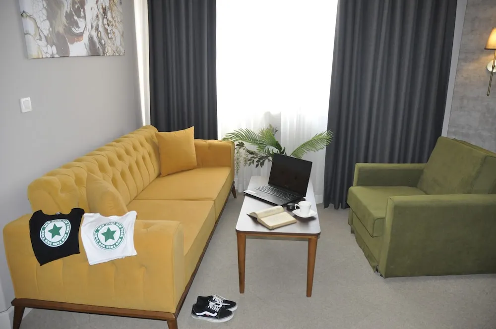 Corner Suite