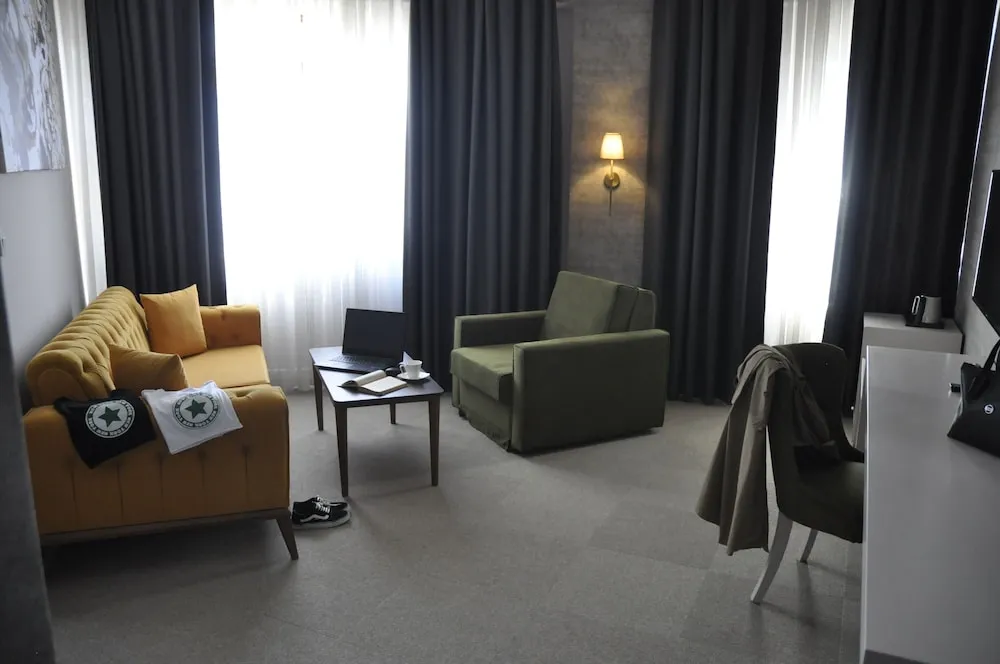 Corner Suite