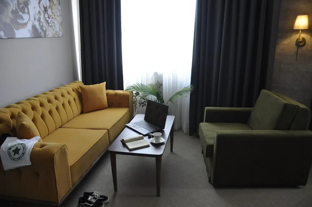 Corner Suite
