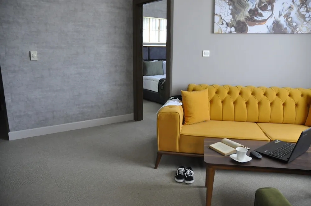 Corner Suite