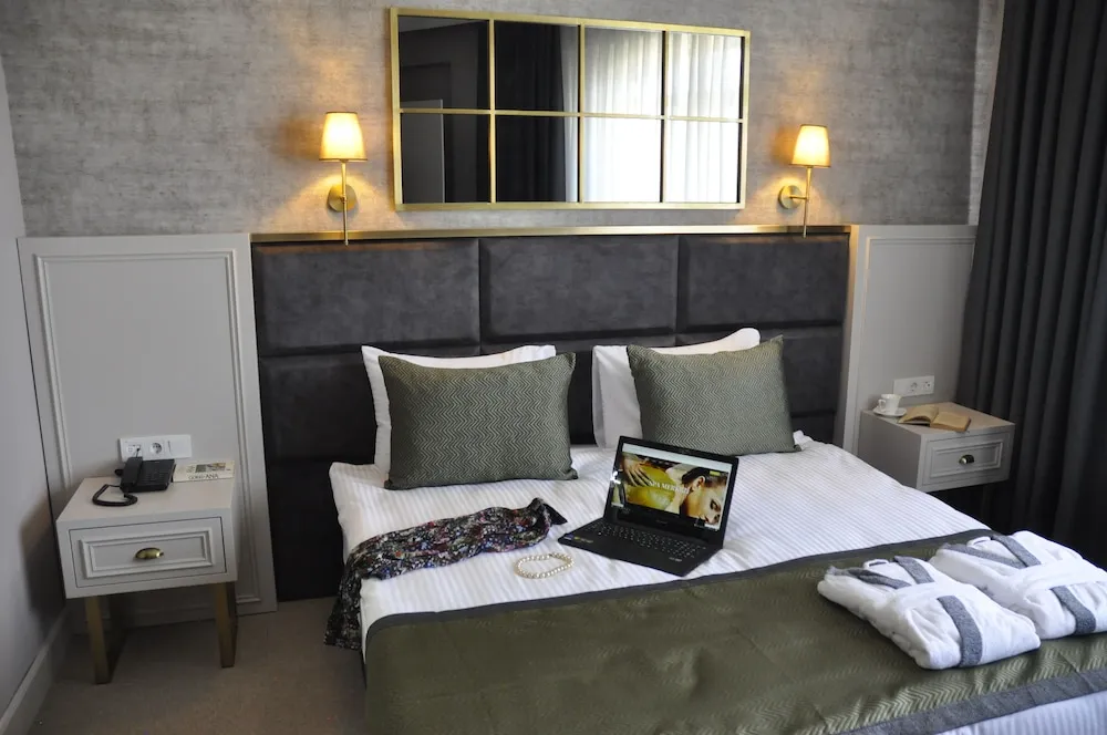 Corner Suite