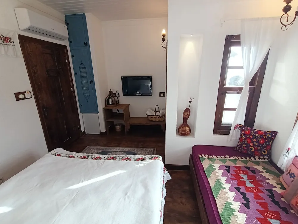 Comfort Üç Kişilik Oda, Birden Çok Yatak, Sigara İçilmez, Dağ Manzaralı