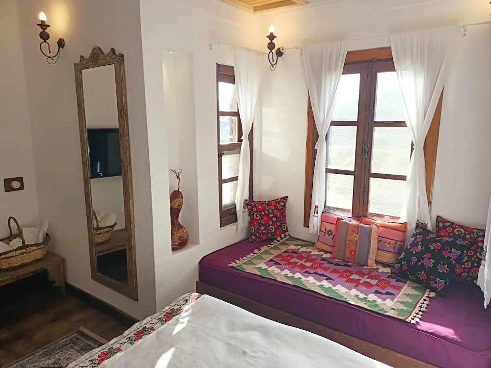 Comfort Üç Kişilik Oda, Birden Çok Yatak, Sigara İçilmez, Dağ Manzaralı