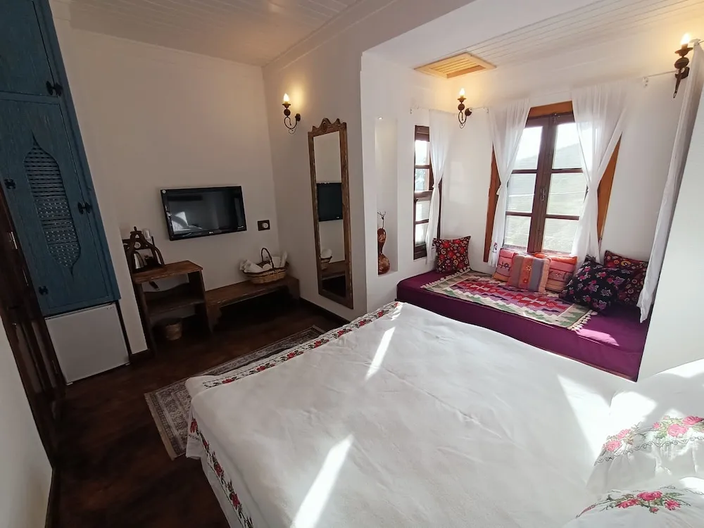 Comfort Üç Kişilik Oda, Birden Çok Yatak, Sigara İçilmez, Dağ Manzaralı