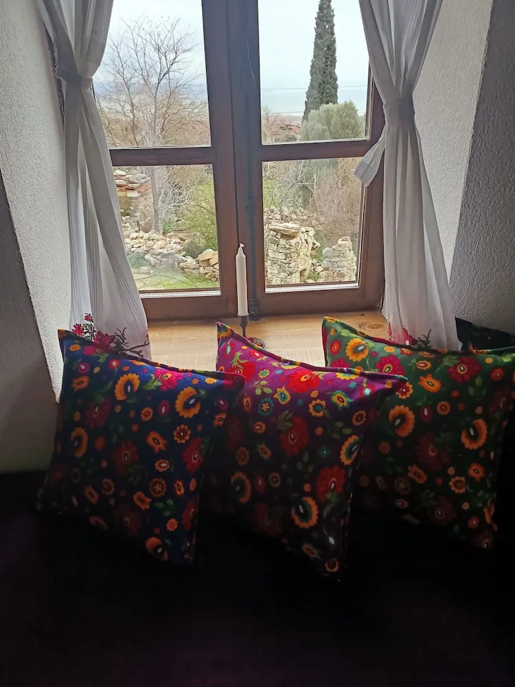 Design Üç Kişilik Oda, Sigara İçilmez, Deniz Manzaralı