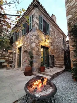 Puli Cafe & Stone Houses
