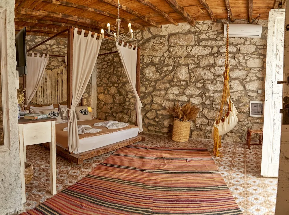 Standard Tek Büyük Yataklı Oda