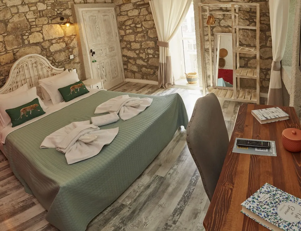 Standard Tek Büyük Yataklı Oda