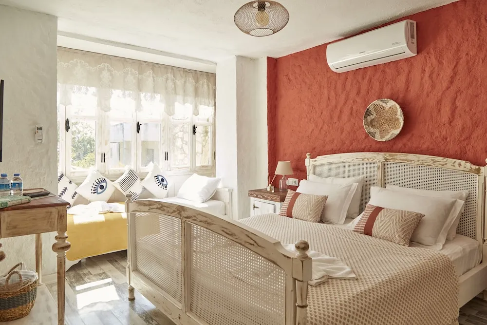 Deluxe Üç Kişilik Oda