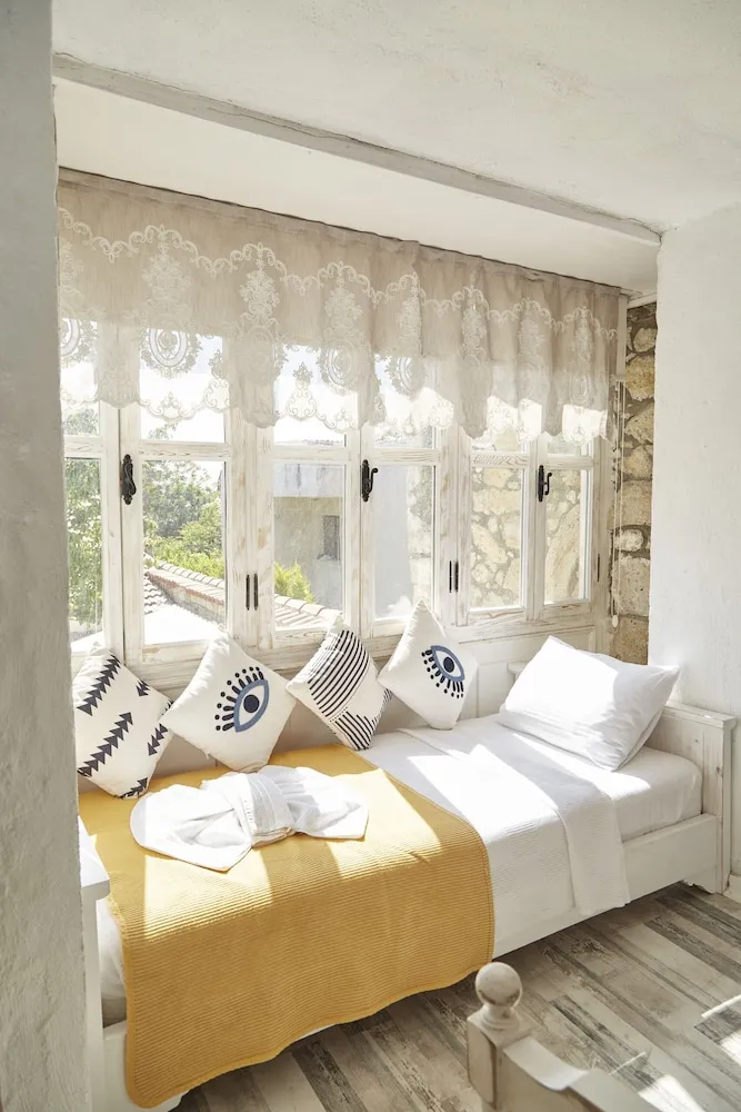 Deluxe Üç Kişilik Oda