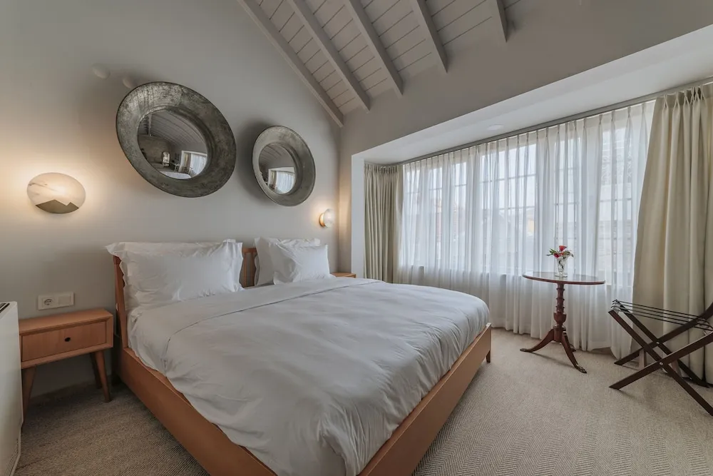 Deluxe Tek Büyük Yataklı Oda