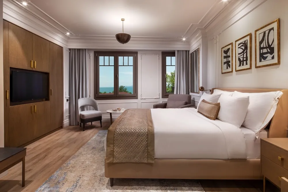 Deluxe Sea View Room