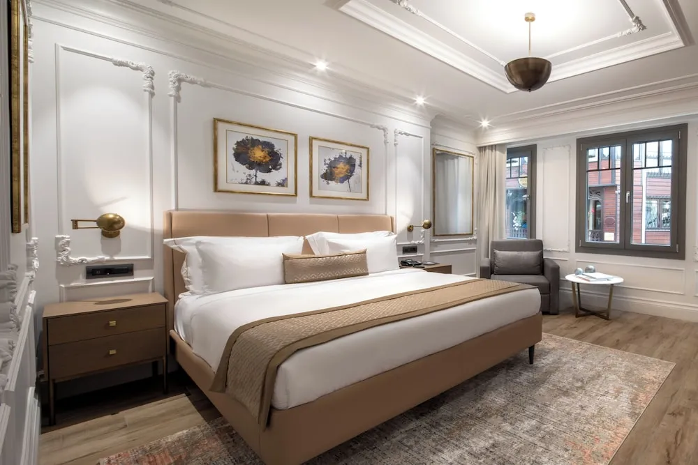 Premier Street View Room