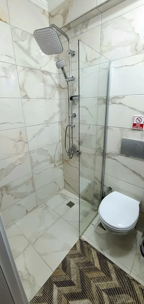 Standard Oda, 1 Büyük (Queen) Boy Yatak, Sigara İçilmez, Bahçe Manzaralı