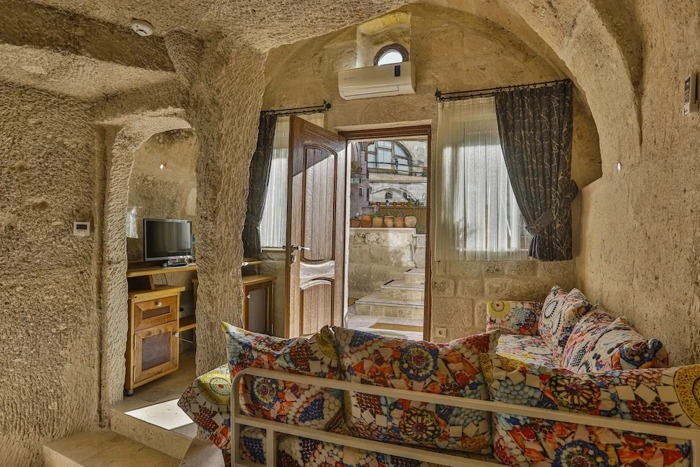 Deluxe Tek Büyük veya İki Ayrı Yataklı Oda, 1 Yatak Odası, Sigara İçilmez, Avlu Manzaralı
