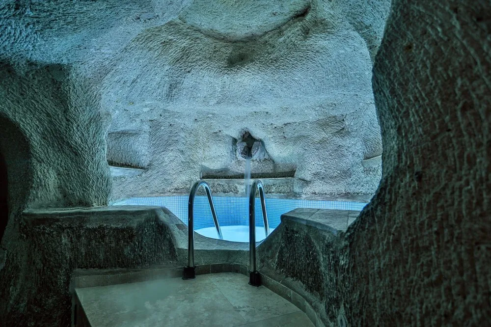 Special Cave Pool Suite