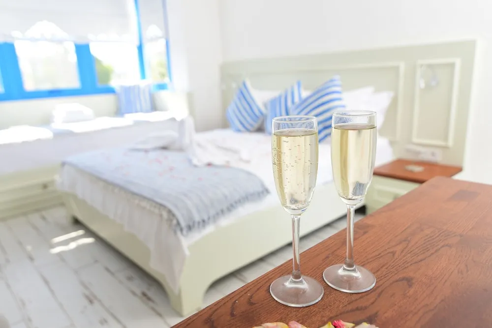 Traditional Tek Büyük Yataklı Oda