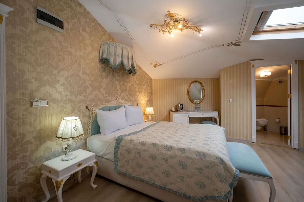 Deluxe Tek Büyük Yataklı Oda