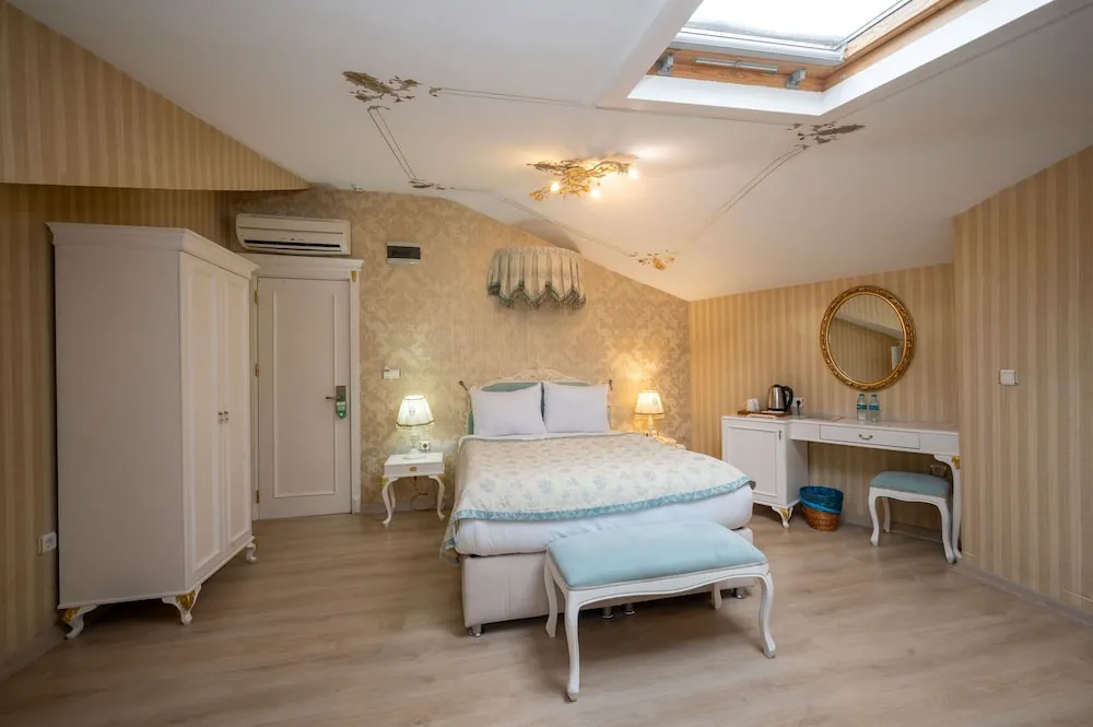 Deluxe Tek Büyük Yataklı Oda