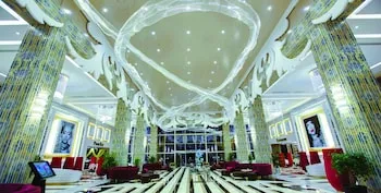 Azura Deluxe Resort & Spa