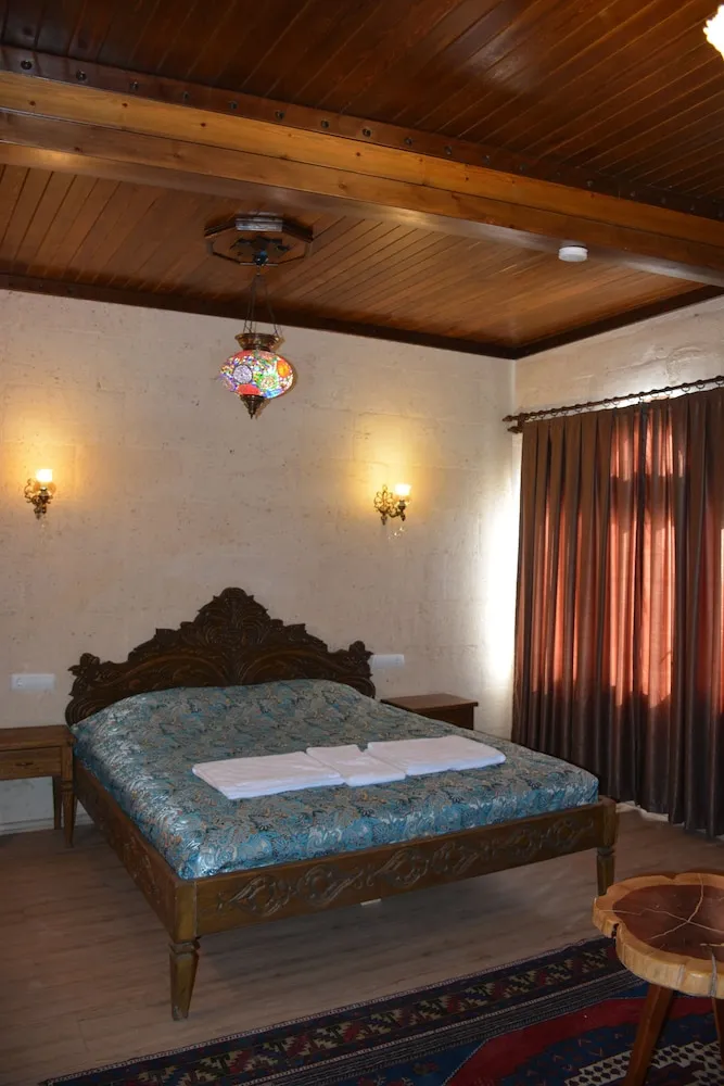 Honeymoon Tek Büyük Yataklı Oda