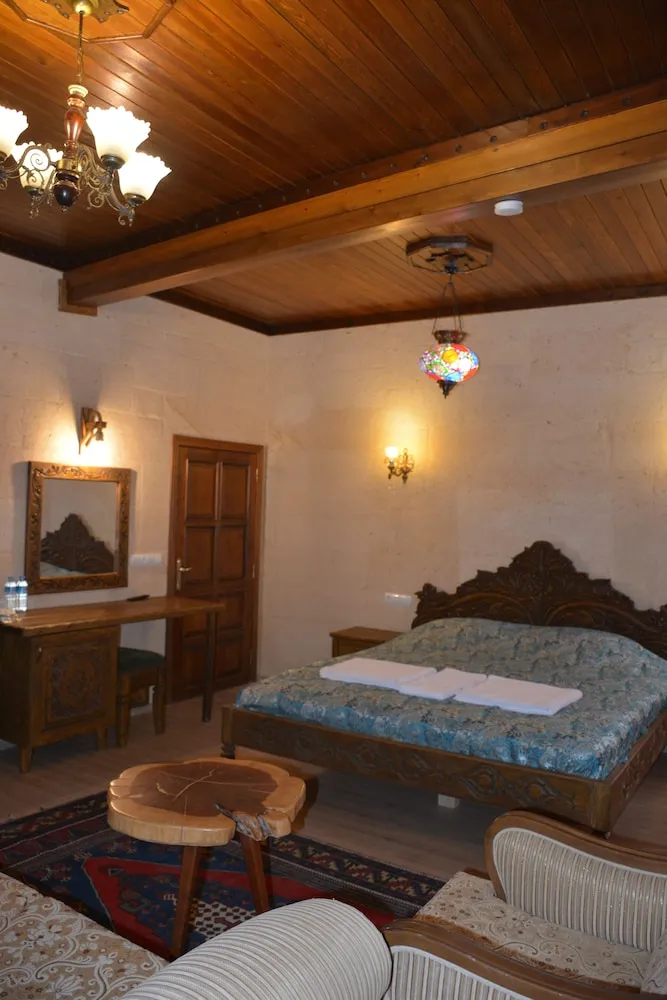 Honeymoon Tek Büyük Yataklı Oda