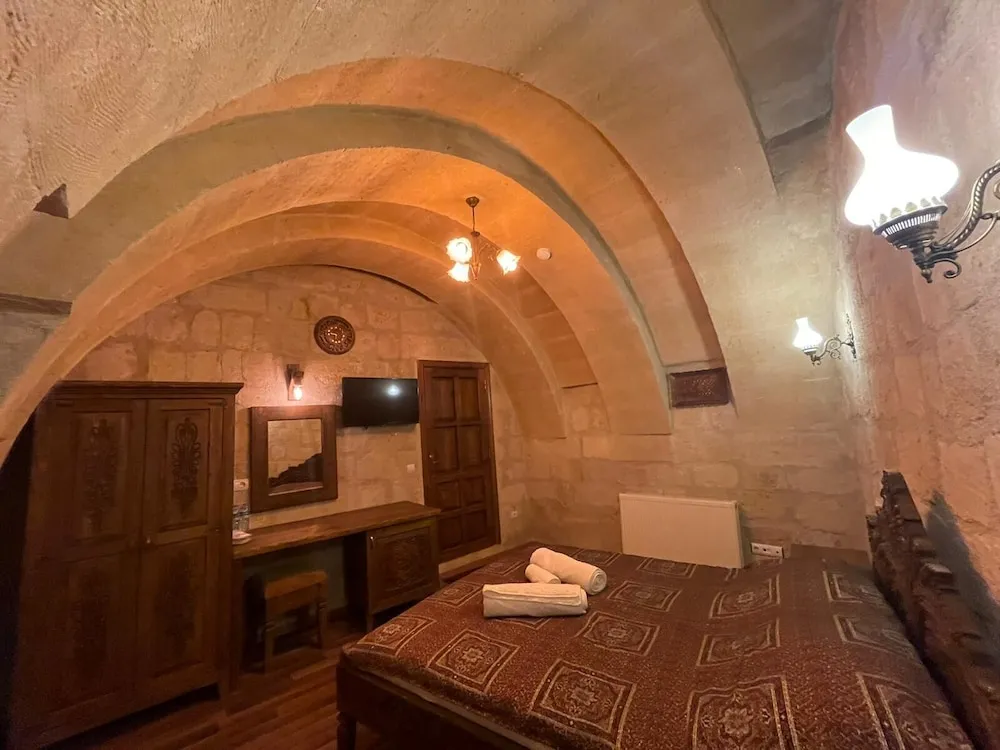 Honeymoon Tek Büyük Yataklı Oda