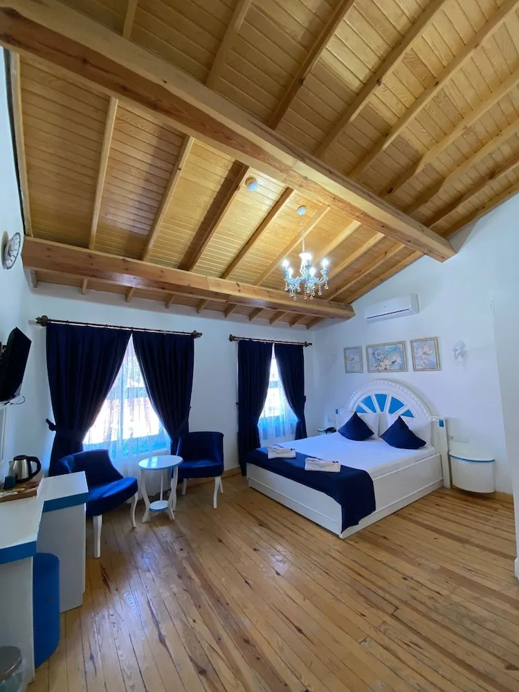 Comfort Tek Büyük Yataklı Oda
