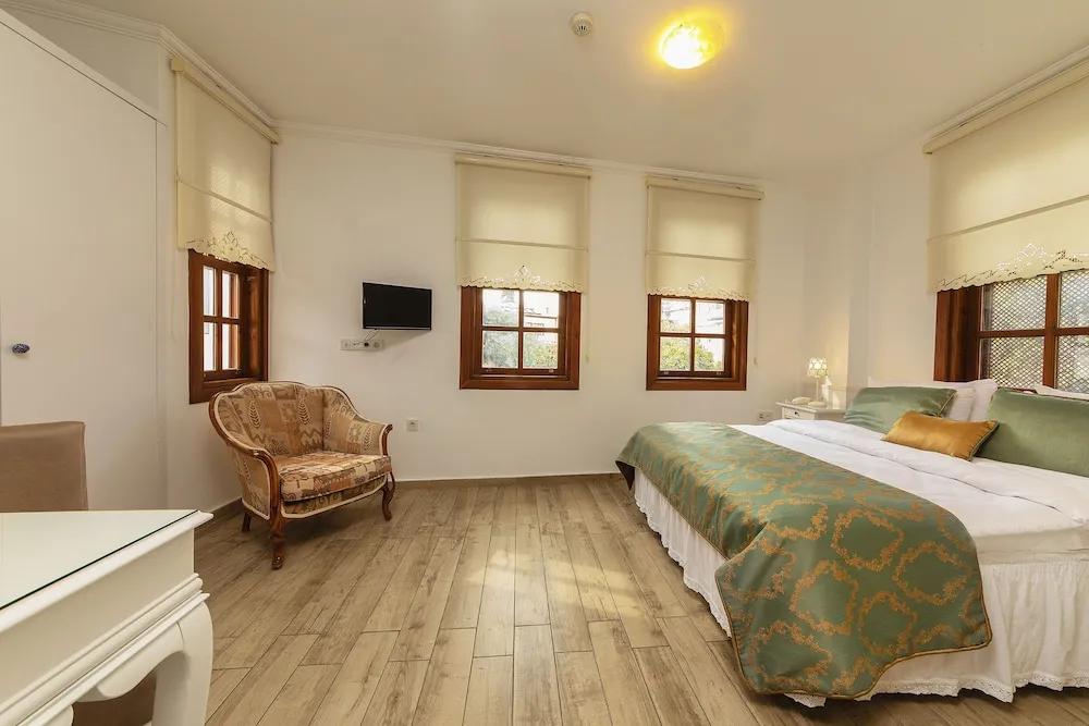 Deluxe Tek Büyük Yataklı Oda
