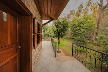 Zemira Garden Hotel & Restaurant