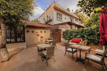 Zemira Garden Hotel & Restaurant