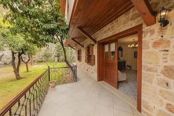 Zemira Garden Hotel & Restaurant