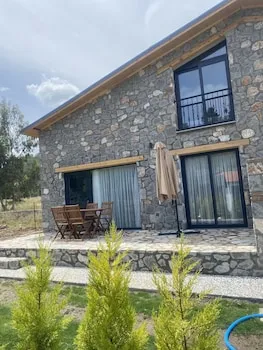 Kovan Bungalow & Camping