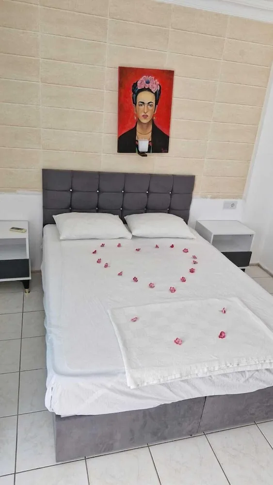 Standard Tek Büyük veya İki Ayrı Yataklı Oda