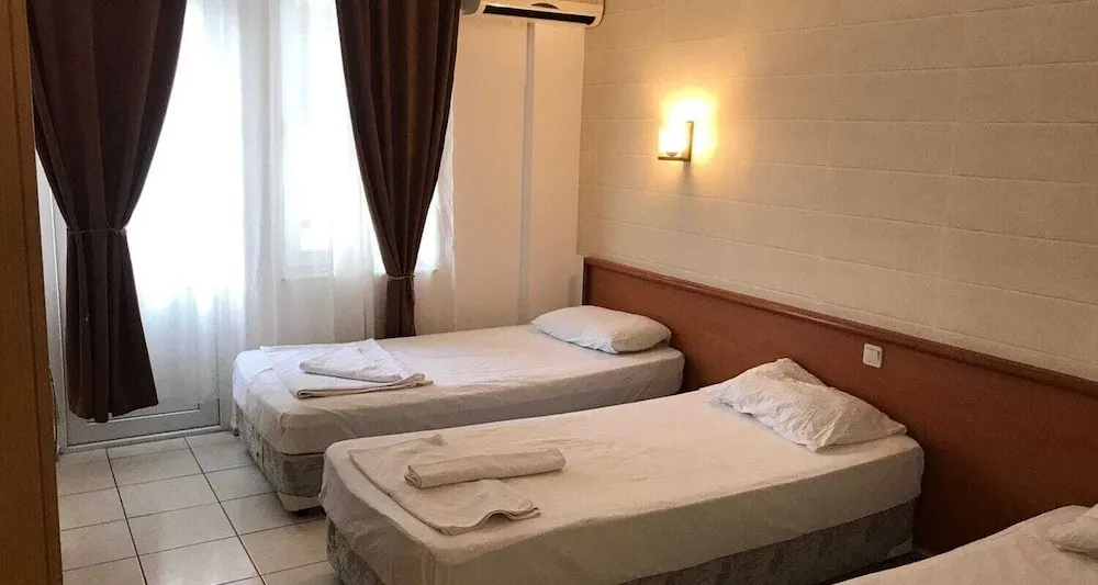 Standard Üç Kişilik Oda, Şehir Manzaralı