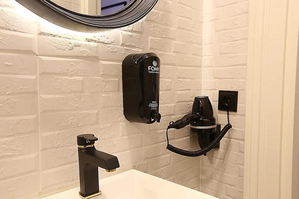 Standard Tek Büyük Yataklı Oda