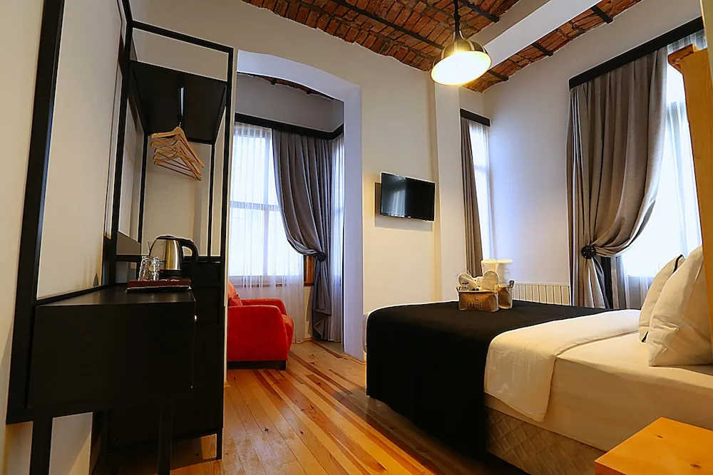 Standard Tek Büyük Yataklı Oda