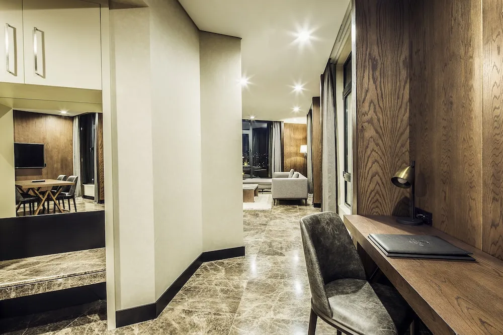 Presidental Suite King Mountain