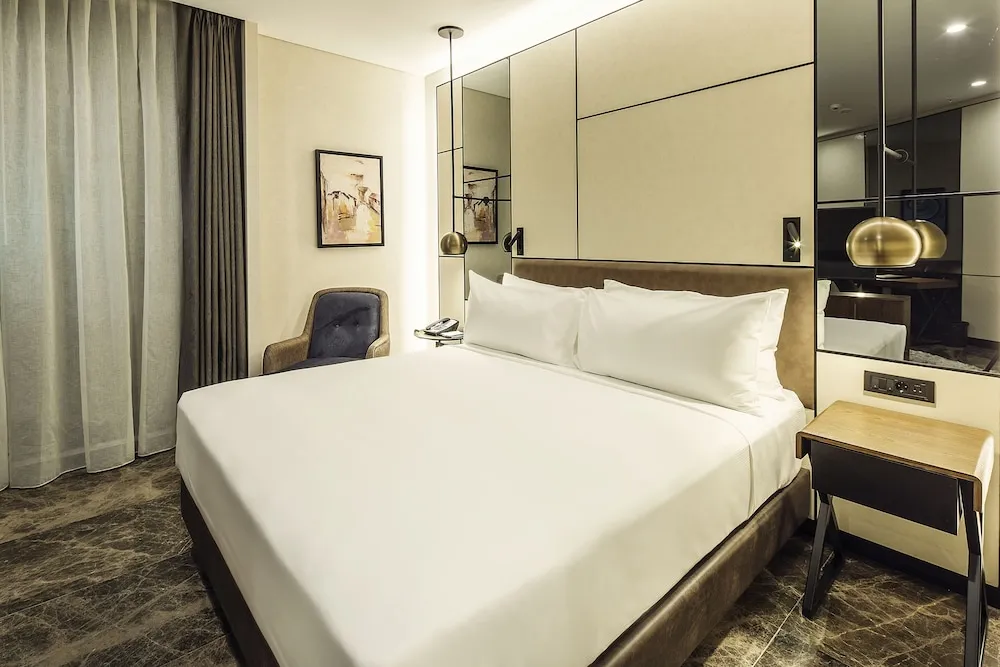 Superior Room King City View