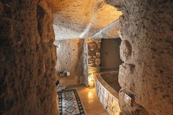 Saliche Cappadocia Cave Suit