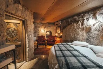 Saliche Cappadocia Cave Suit
